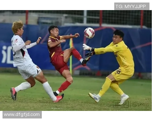 北京足球队在邀请赛中以83分稳居积分榜首位展现强大实力